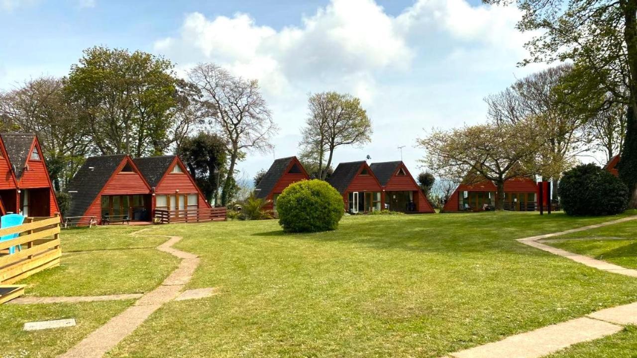 Villa Front Line Chalet With Open Sea Views & Swimming Pool In Kingsdown No14 Exterior foto