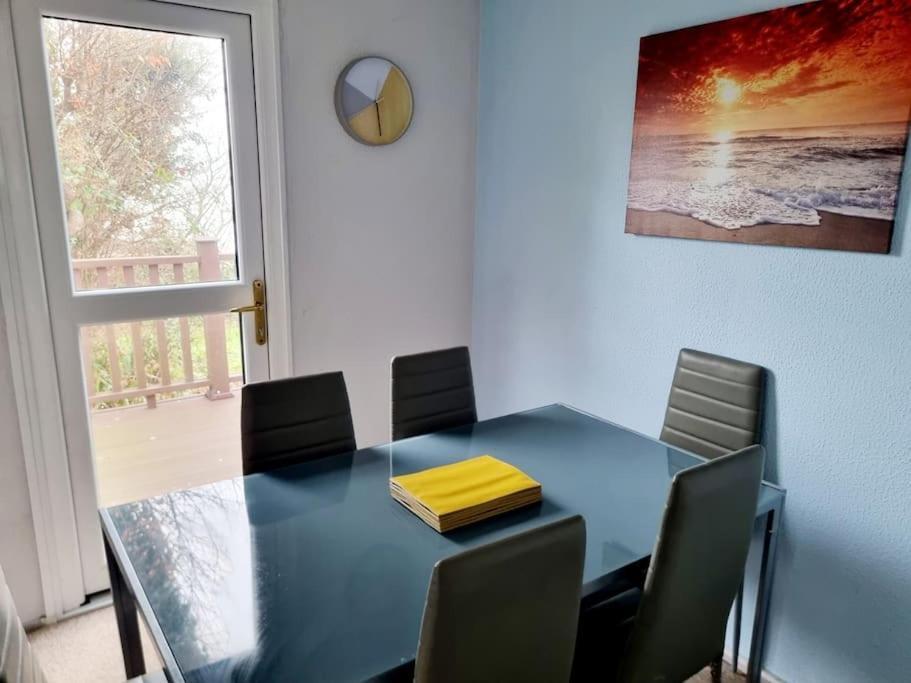 Villa Front Line Chalet With Open Sea Views & Swimming Pool In Kingsdown No14 Exterior foto