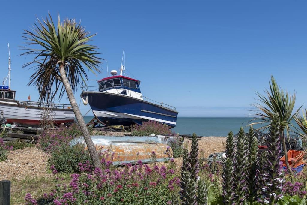 Villa Front Line Chalet With Open Sea Views & Swimming Pool In Kingsdown No14 Exterior foto